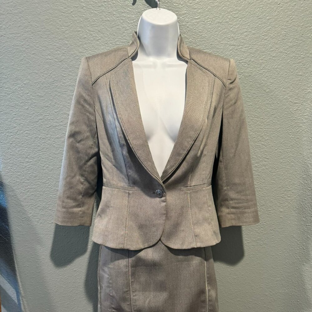 White House Black Market Grey Suit with 3/4 sleeves